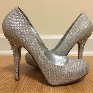 Silver Shimmer & Sparkle Platform Pumps (Size 9)